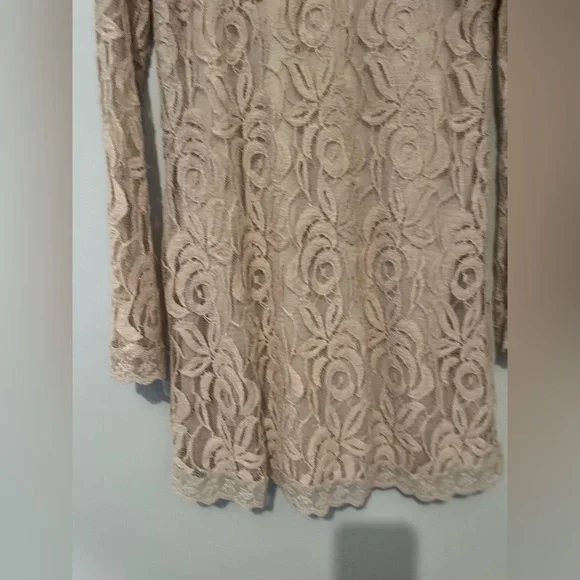 🤍 Cream Lace Low-Back Bodycon Dress - Size Small/Medium 🤍 - Picture 5 of 7